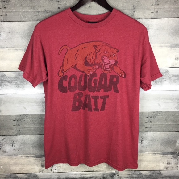 Junk Food Men’s Cougar Bait Graphic Tee Funny - Picture 1 of 5